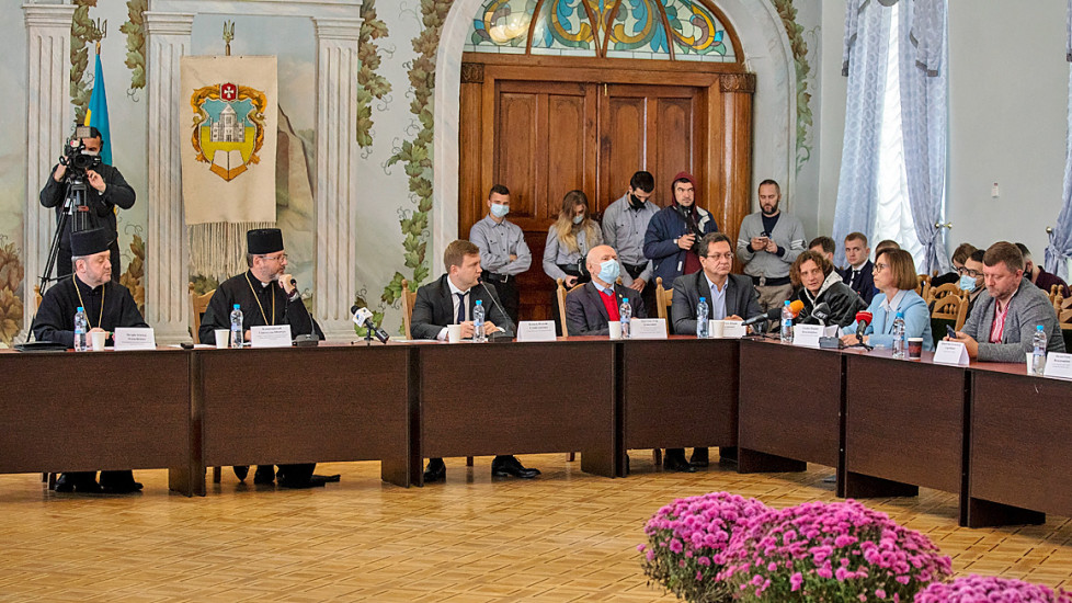 ЖОРСТКА РЕЗОЛЮЦІЯ: Всеукраїнська Рада Церков засудила силове свавілля щодо учасників просімейних мітингів