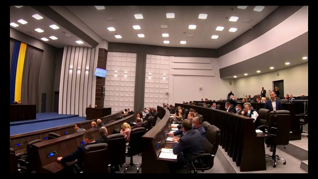 Перший пішов: обласна рада Тернопільщини закликала не порушувати права невакцинованих