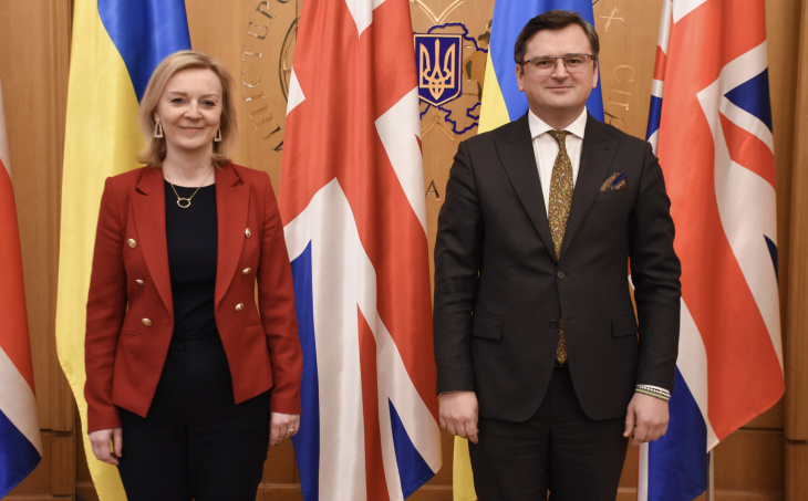 Україна – Британія – Польща: особливості нового європейського альянсу