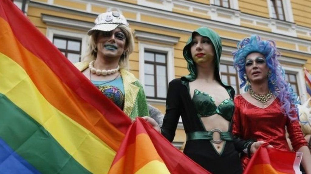 “Транс-люди” – символ зради і ганьби під час війни за Україну