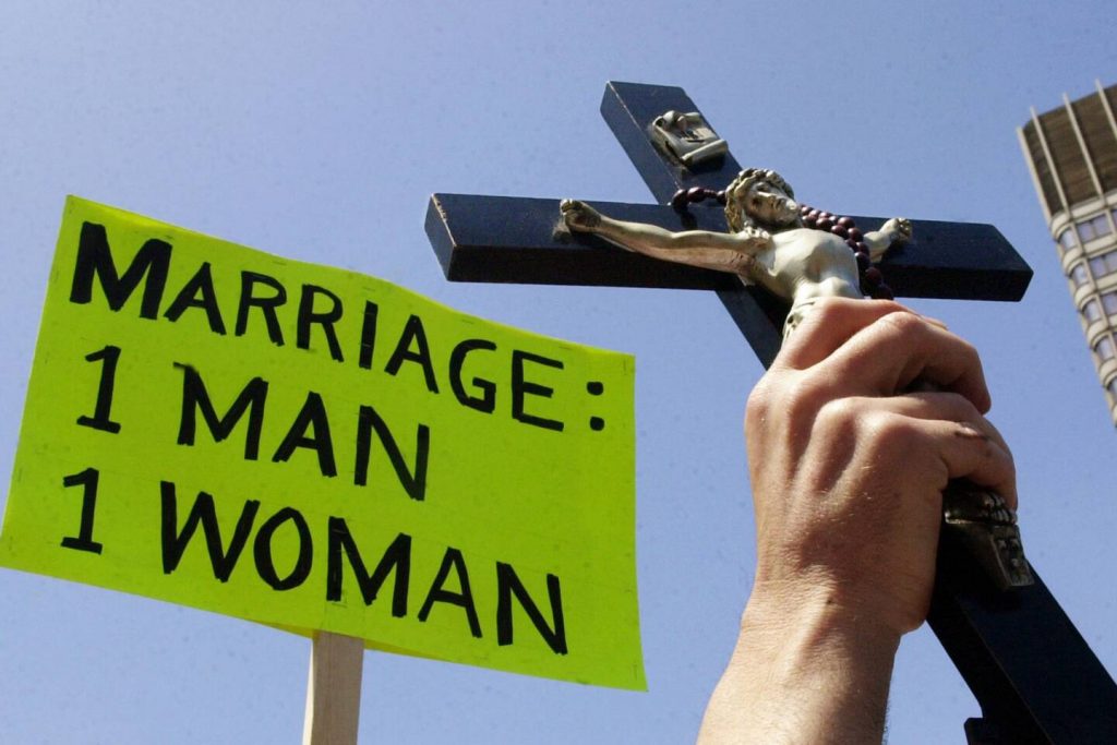 Миколаївці звертаються до влади щодо недопущення легалізації так званих “одностатевих шлюбів”