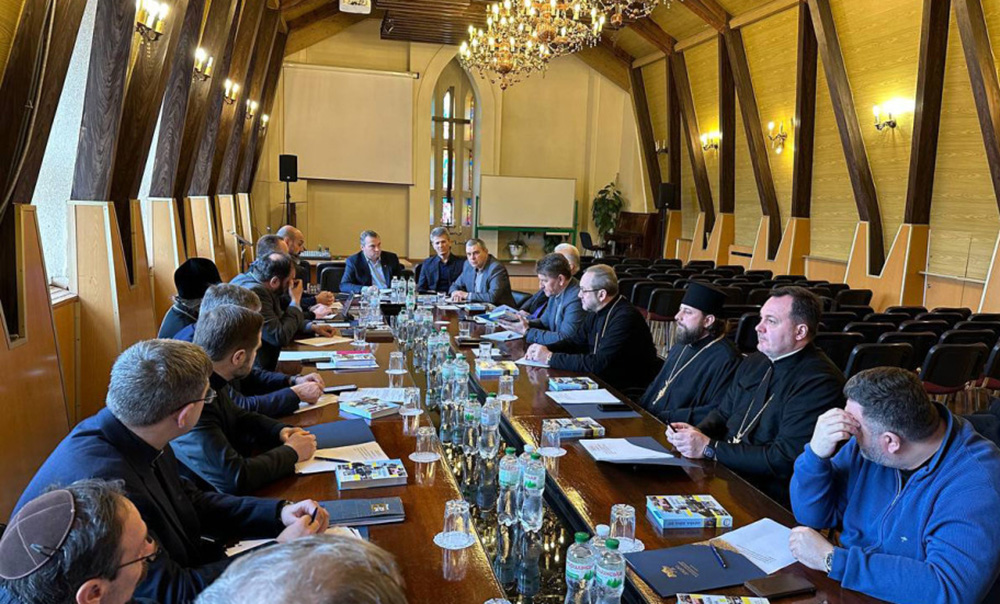 Всеукраїнська Рада Церков взялася за комісію, де секретарює Дмитрієв