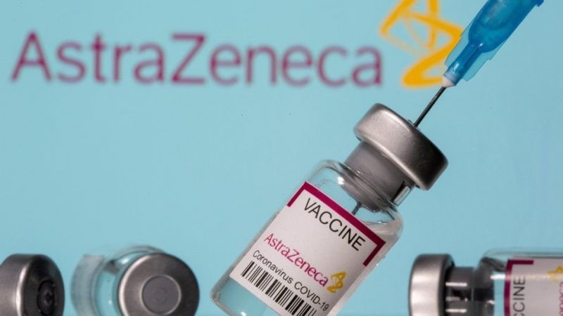 Антиковідні вакцини AstraZeneca призводили до смертей: матеріали британського суду